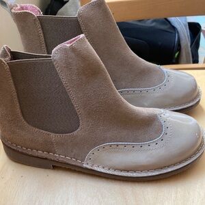 Girl leather booties Size Euro 34 / US 3 youth (new without tags)